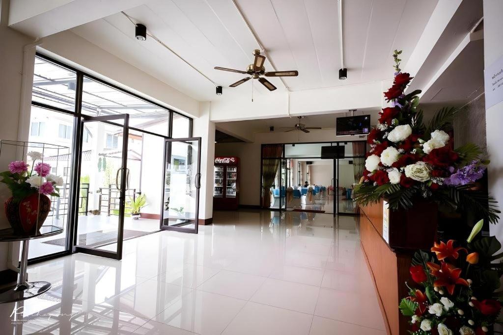 Pornsiri Hotel Sisaket Exterior foto