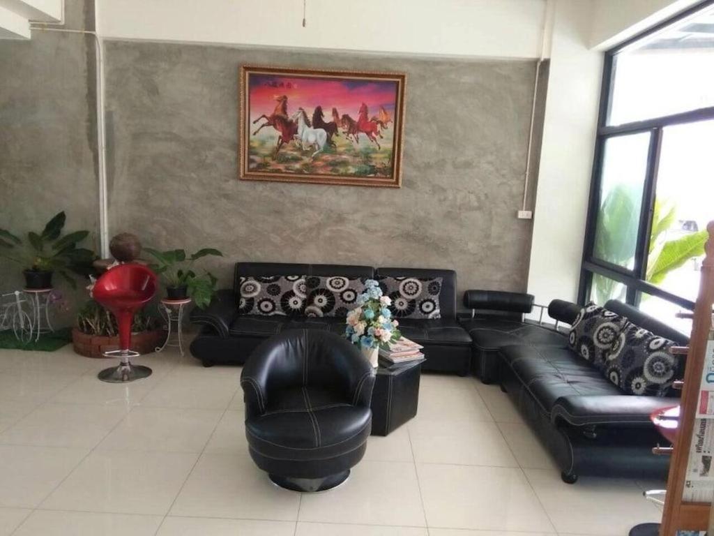 Pornsiri Hotel Sisaket Exterior foto